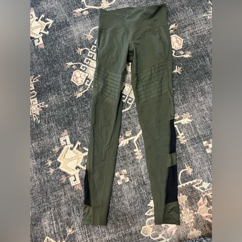 Athleta women’s size XS moto legging